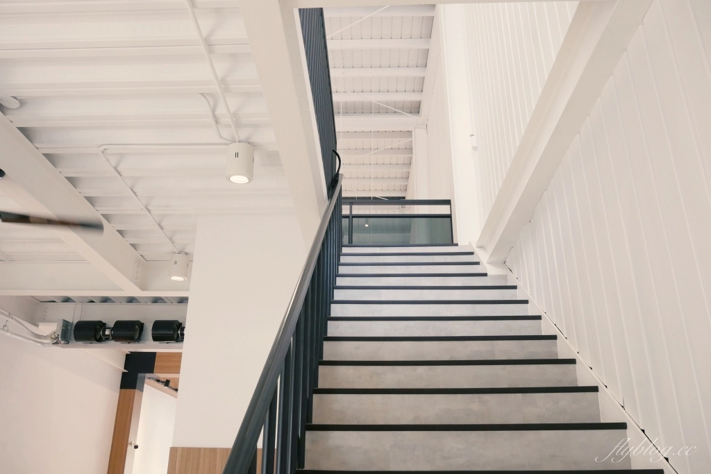 台中南屯｜ABG Coffee，台北超人氣咖啡館進駐台中公益路，港星余文樂品牌背書的咖啡館 @飛天璇的口袋