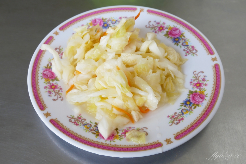 台中南屯｜成功臭豆腐，成功嶺鐵皮屋臭豆腐麵線店，鄰近南屯彩虹眷村銅板美食 @飛天璇的口袋