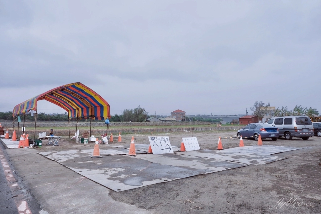 台中外埔｜黃色海芋田．外埔海芋季開跑了，黃澄澄一片超療癒 @飛天璇的口袋