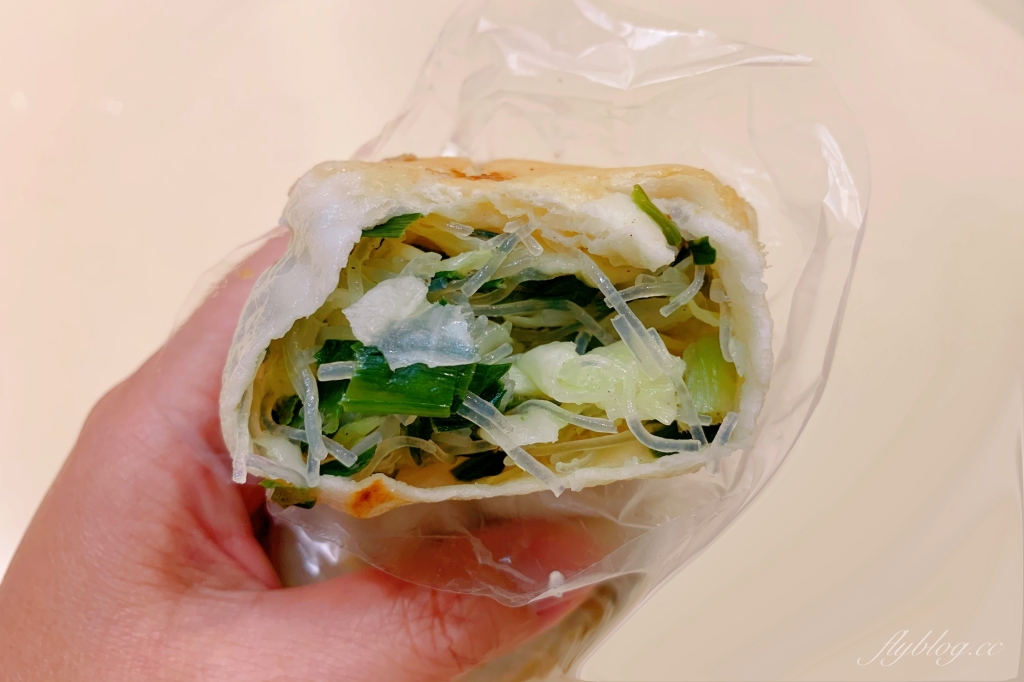 周記水煎包｜隱身黎明市場內的水煎包，最接地氣的台式下午茶銅板美食 @飛天璇的口袋