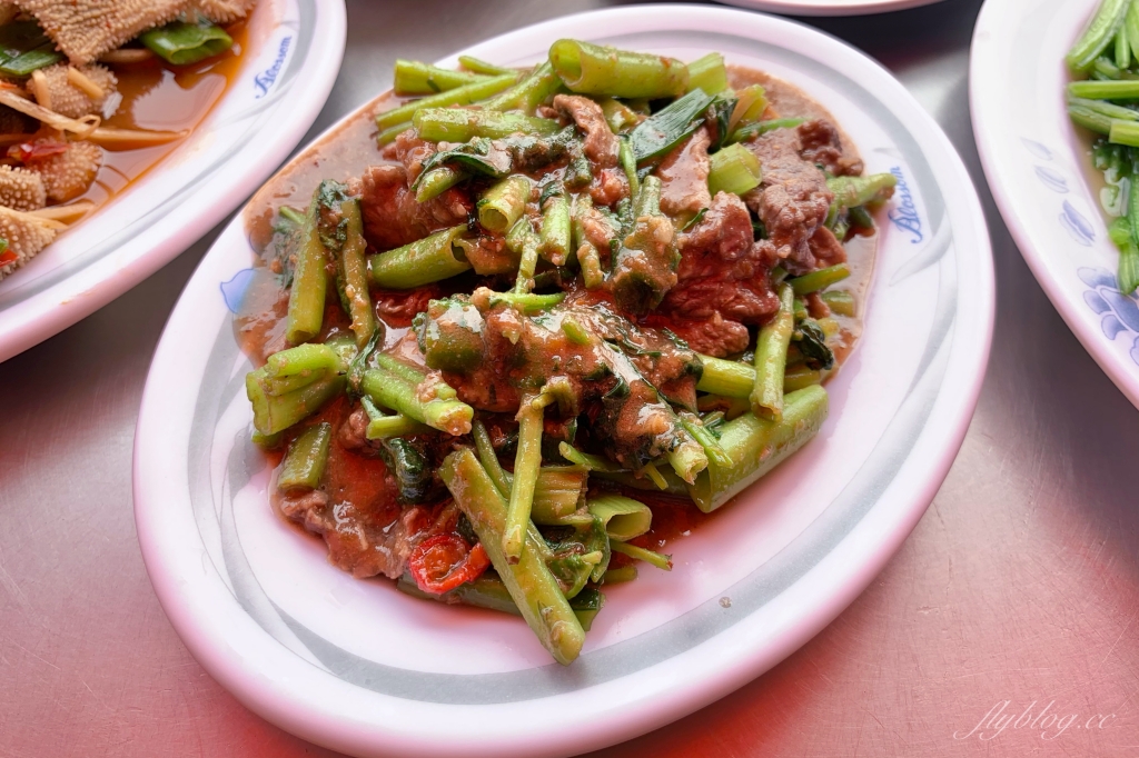 台中烏日｜張家晉牛雜．只賣白天的全牛料理，中午用餐時間座無虛席 @飛天璇的口袋