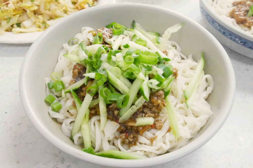 台中大雅|老趙傳統麵食館.清泉崗老字號麵食館,冬天限定酸菜白肉鍋要預訂 @飛天璇的口袋 台中大雅|老趙傳統麵食館.清泉崗老字號麵食館,冬天限定酸菜白肉鍋要預訂 @飛天璇的口袋