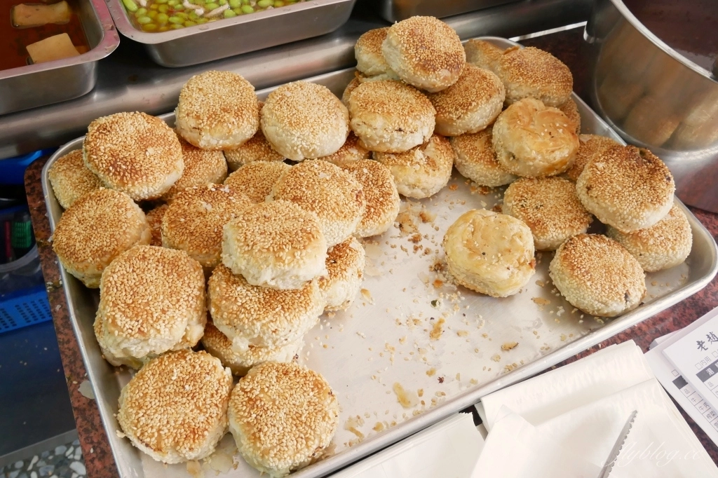 台中大雅|老趙傳統麵食館.清泉崗老字號麵食館,冬天限定酸菜白肉鍋要預訂 @飛天璇的口袋 台中大雅|老趙傳統麵食館.清泉崗老字號麵食館,冬天限定酸菜白肉鍋要預訂 @飛天璇的口袋