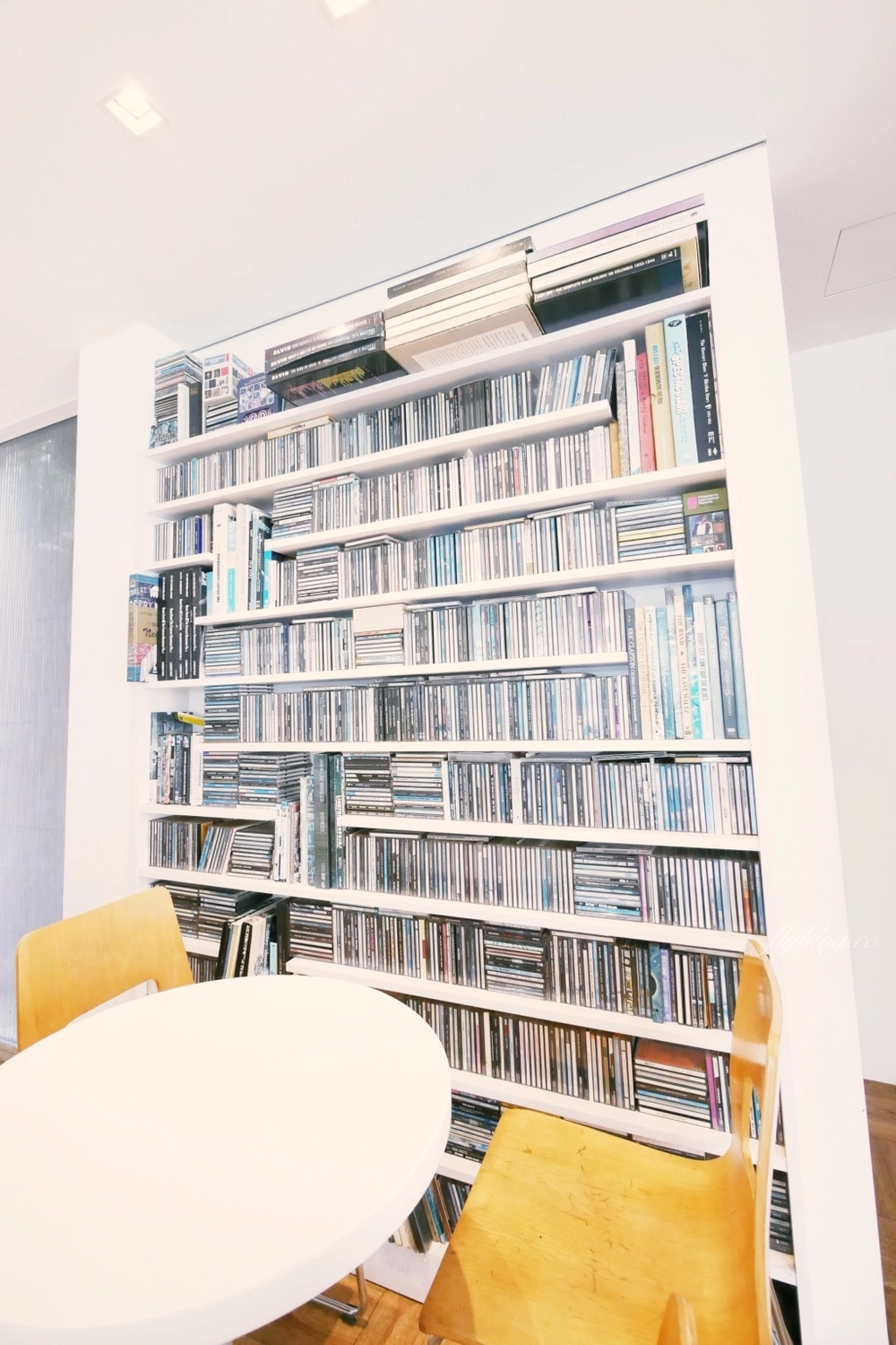 台中西區｜The Factory Mojocoffee．台灣最棒的25間咖啡廳台中第一名，精明商圈巷弄裡的純白建築 @飛天璇的口袋