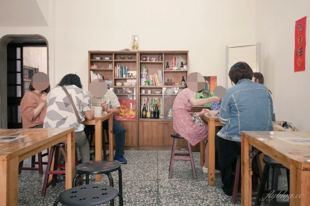 苗栗銅鑼｜小食光麵堂．苗栗文青風小麵館，肥嘟嘟水晶餃超可愛 @飛天璇的口袋