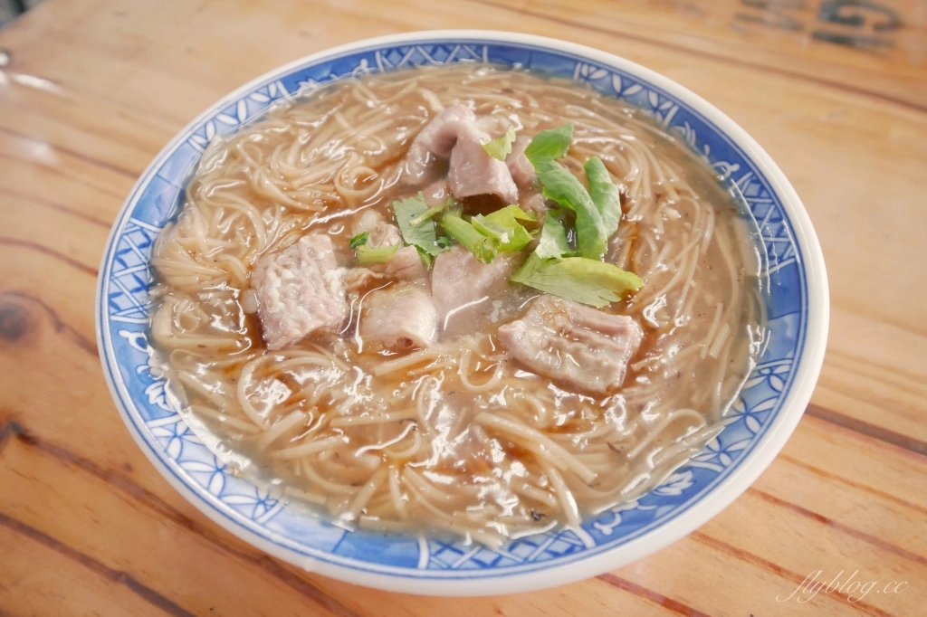 苗栗銅鑼｜小食光麵堂．苗栗文青風小麵館，肥嘟嘟水晶餃超可愛 @飛天璇的口袋