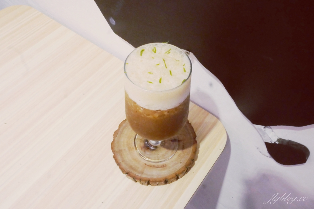 【馬祖南竿】南萌咖啡館:30年老宅搖身一變成為文青咖啡館,20公尺就可以抵達海邊 @飛天璇的口袋 【馬祖南竿】南萌咖啡館:30年老宅搖身一變成為文青咖啡館,20公尺就可以抵達海邊 @飛天璇的口袋