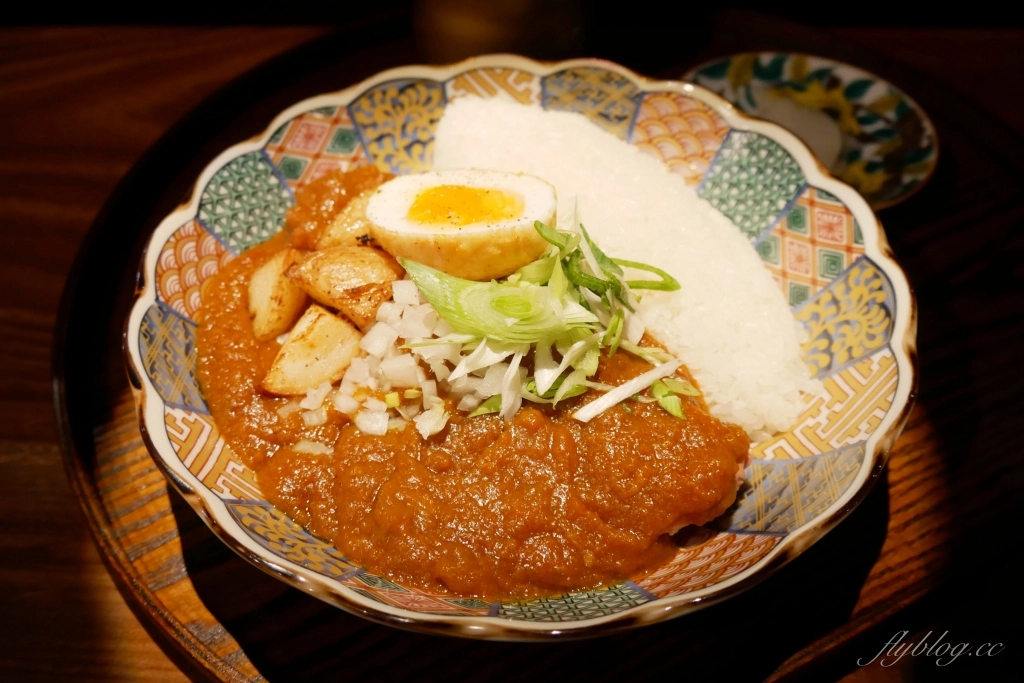 台中西區｜通庵熟成咖喱．台北超人氣咖哩店進駐，台中審計新村美食推薦 @飛天璇的口袋