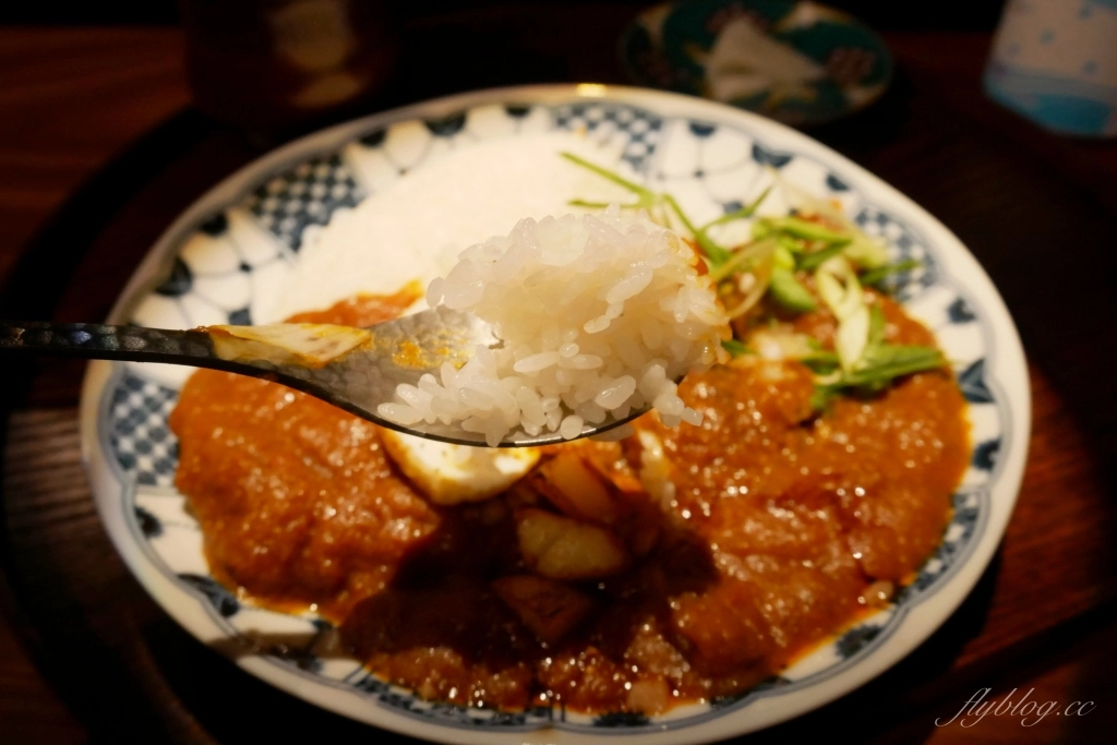 台中西區｜通庵熟成咖喱．台北超人氣咖哩店進駐，台中審計新村美食推薦 @飛天璇的口袋