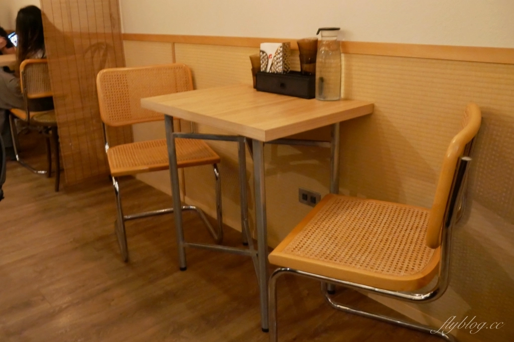 台中西區｜通庵熟成咖喱．台北超人氣咖哩店進駐，台中審計新村美食推薦 @飛天璇的口袋