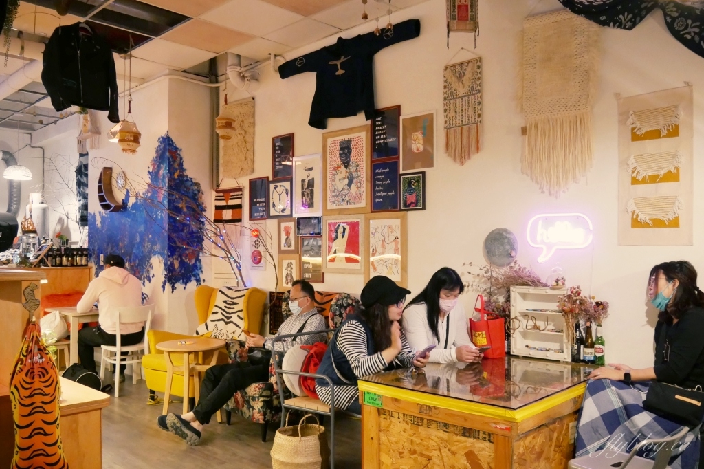 新竹北區｜吉十咖啡．新竹城隍廟人氣咖啡館，肉桂捲控必朝聖的名店 @飛天璇的口袋