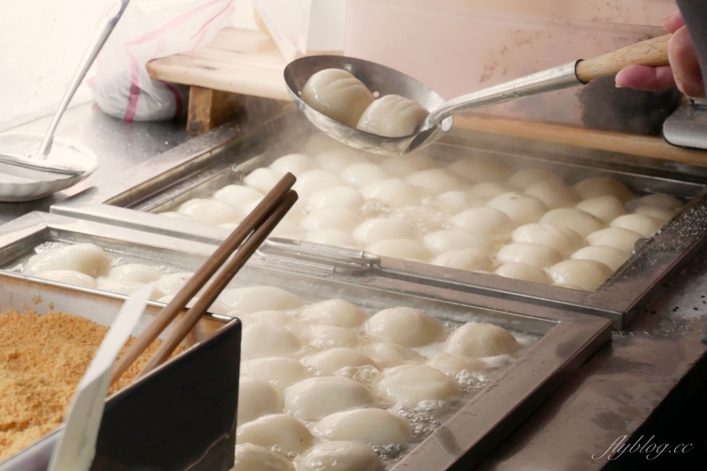 新竹北區｜周家燒麻糬，新竹城隍廟排隊美食燒麻糬，軟Q又療癒的古早味小吃 @飛天璇的口袋