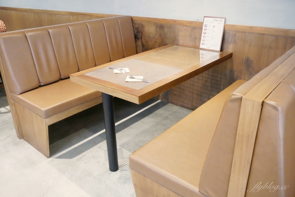 台中北區｜新高軒咖哩．藝人唐禹哲開的咖哩專賣店，濃濃的復古風進駐一中商圈 @飛天璇的口袋