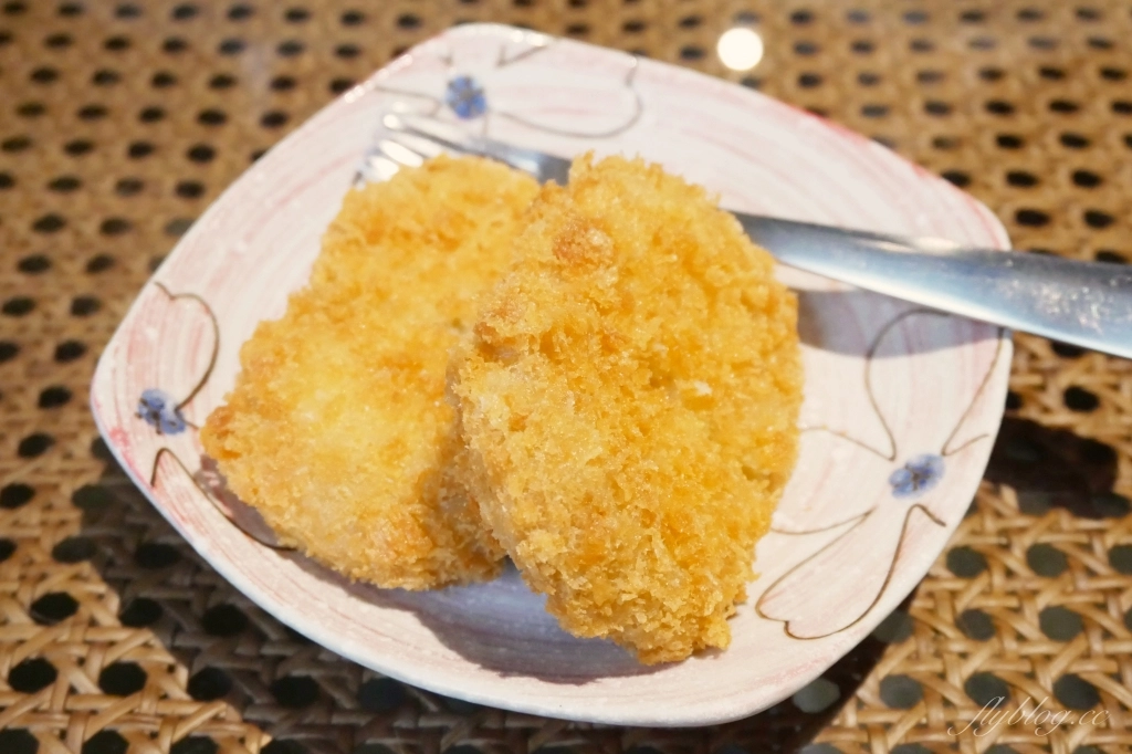 台中北區｜新高軒咖哩．藝人唐禹哲開的咖哩專賣店，濃濃的復古風進駐一中商圈 @飛天璇的口袋