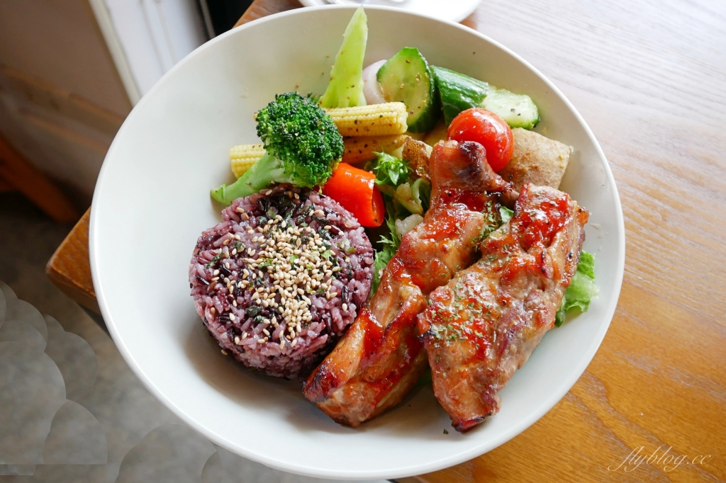 【台中北屯】 日起食書早午餐:透天老宅改建早午餐店,北屯松竹捷運站步行5分鐘 @飛天璇的口袋 【台中北屯】 日起食書早午餐:透天老宅改建早午餐店,北屯松竹捷運站步行5分鐘 @飛天璇的口袋