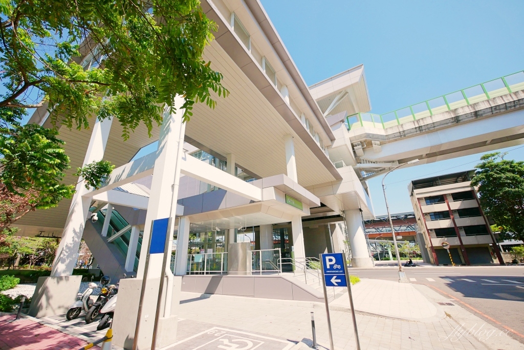 【台中旅遊】 台中捷運3/25復駛囉！小綠綠福利社販賣機進駐18個車站 @飛天璇的口袋