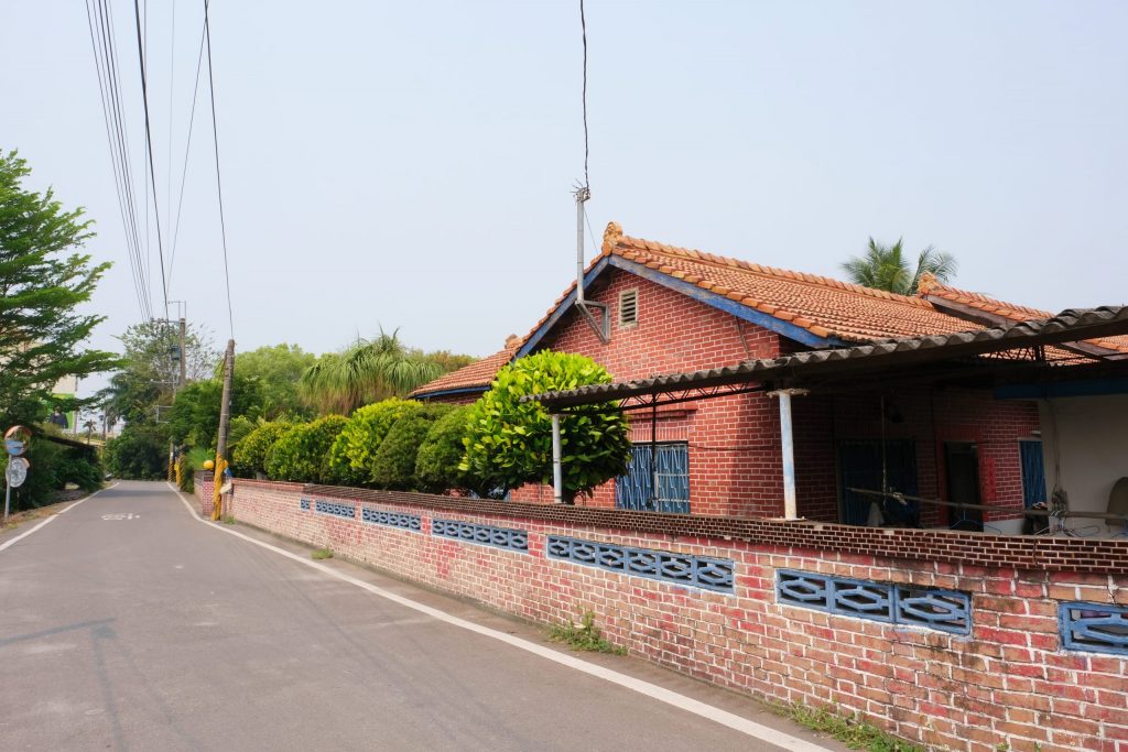 彰化田尾｜田尾旅人小屋舒宿，彰化田尾鳶尾花季，浪漫唯美的鳶尾花秘境 @飛天璇的口袋