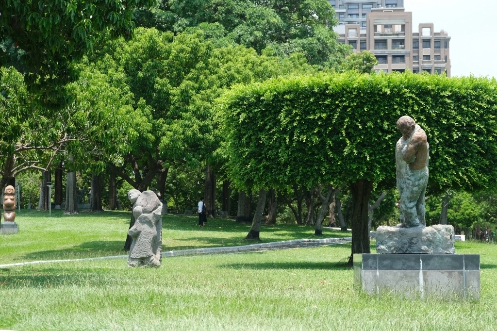 豐樂雕塑公園｜台灣第一座公立露天雕塑公園，台中捷運步行5分鐘抵達 @飛天璇的口袋