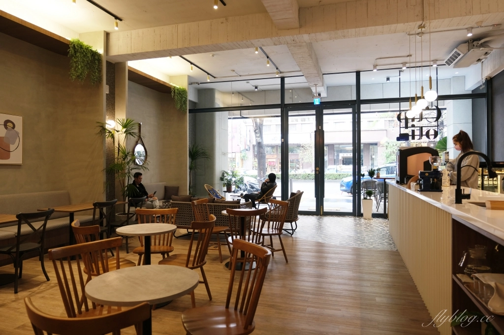 台中南屯｜咖波堤 Cupoti Cafe．河南路網美風咖啡館，酸麵包和肉桂捲吃得到 @飛天璇的口袋