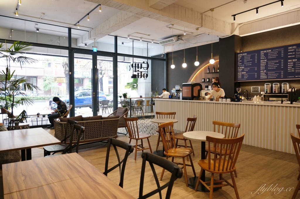 台中南屯｜咖波堤 Cupoti Cafe．河南路網美風咖啡館，酸麵包和肉桂捲吃得到 @飛天璇的口袋