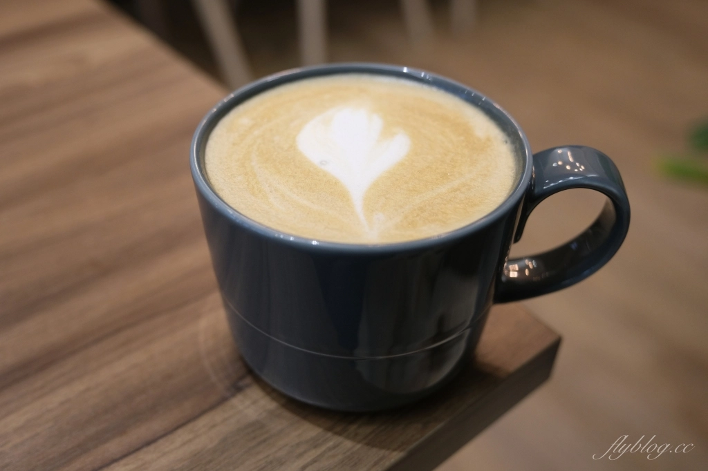 台中南屯｜咖波堤 Cupoti Cafe．河南路網美風咖啡館，酸麵包和肉桂捲吃得到 @飛天璇的口袋