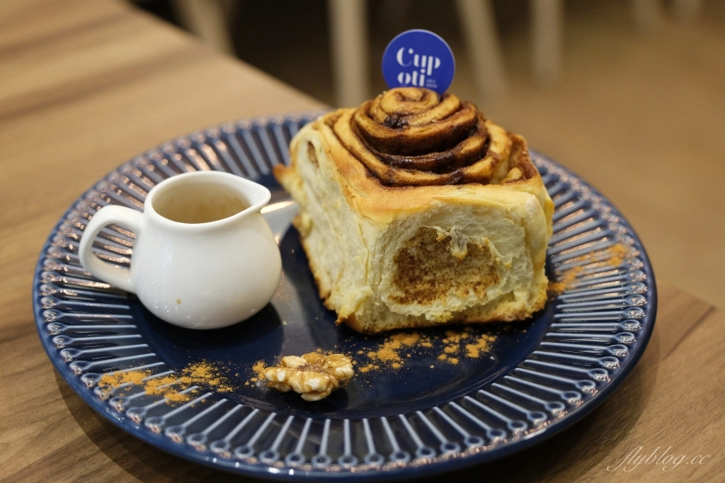 台中南屯｜咖波堤 Cupoti Cafe．河南路網美風咖啡館，酸麵包和肉桂捲吃得到 @飛天璇的口袋