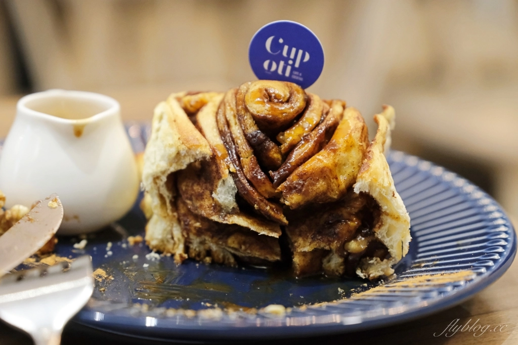 台中南屯｜咖波堤 Cupoti Cafe．河南路網美風咖啡館，酸麵包和肉桂捲吃得到 @飛天璇的口袋