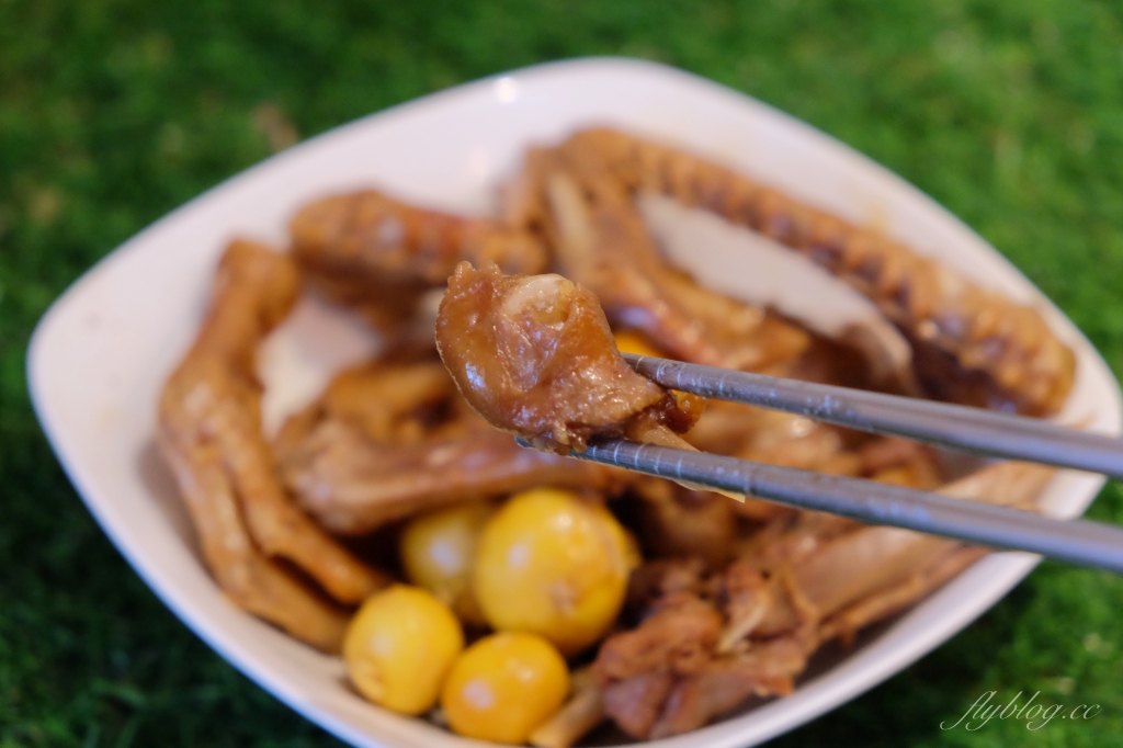 宜蘭礁溪|鴨喜露,在地飄香50餘年的滷味專賣,榮獲台灣百大名店推薦 @飛天璇的口袋 宜蘭礁溪|鴨喜露,在地飄香50餘年的滷味專賣,榮獲台灣百大名店推薦 @飛天璇的口袋