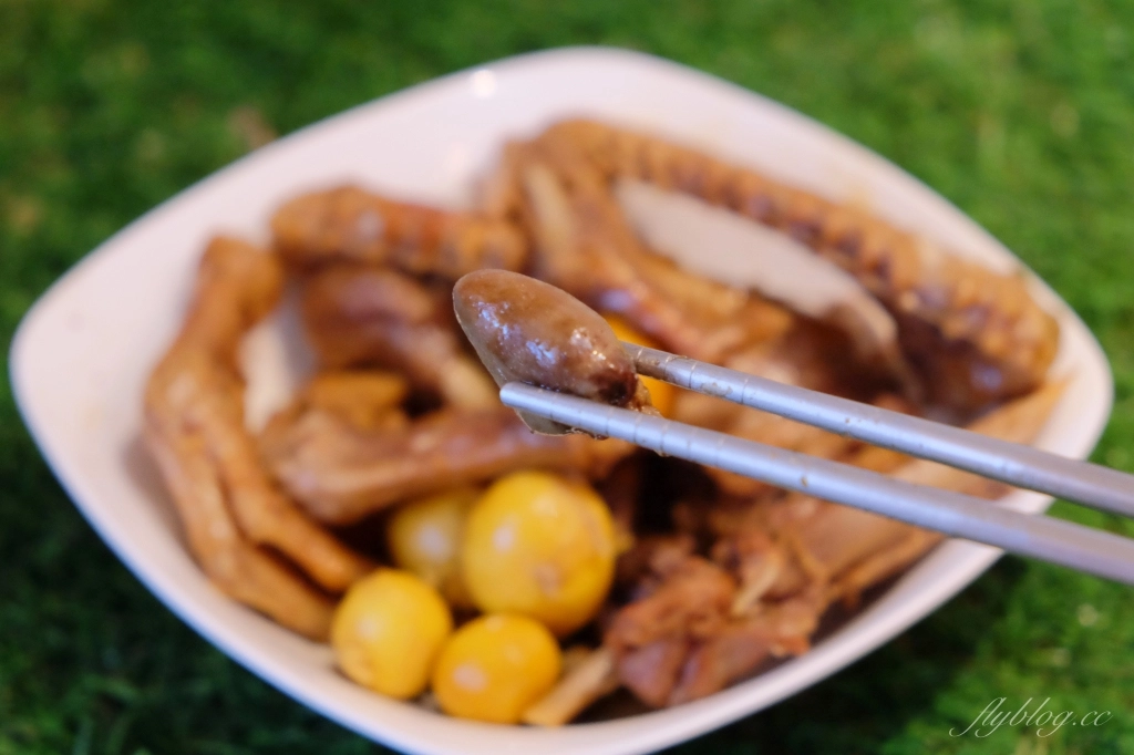 宜蘭礁溪|鴨喜露,在地飄香50餘年的滷味專賣,榮獲台灣百大名店推薦 @飛天璇的口袋 宜蘭礁溪|鴨喜露,在地飄香50餘年的滷味專賣,榮獲台灣百大名店推薦 @飛天璇的口袋