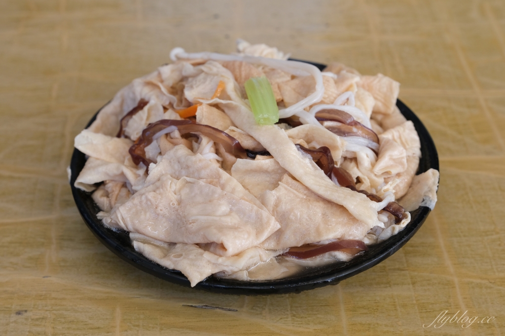 台中西屯｜世紀小吃店．Google評價4.5顆星台中麵店，還沒到中午就被客人坐滿 @飛天璇的口袋