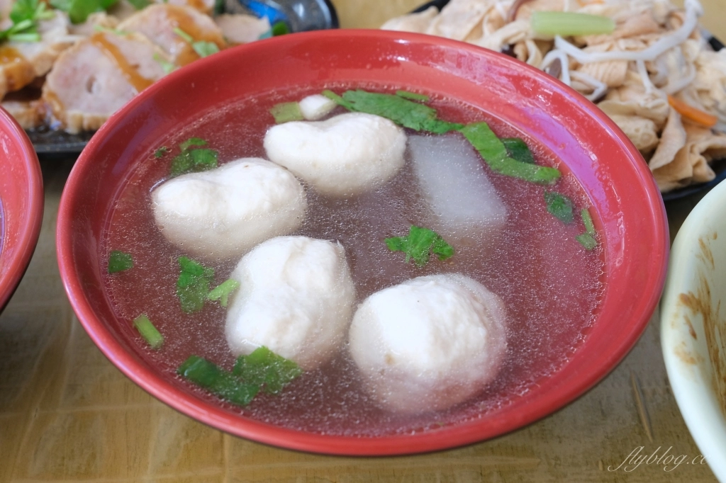 台中西屯｜世紀小吃店．Google評價4.5顆星台中麵店，還沒到中午就被客人坐滿 @飛天璇的口袋