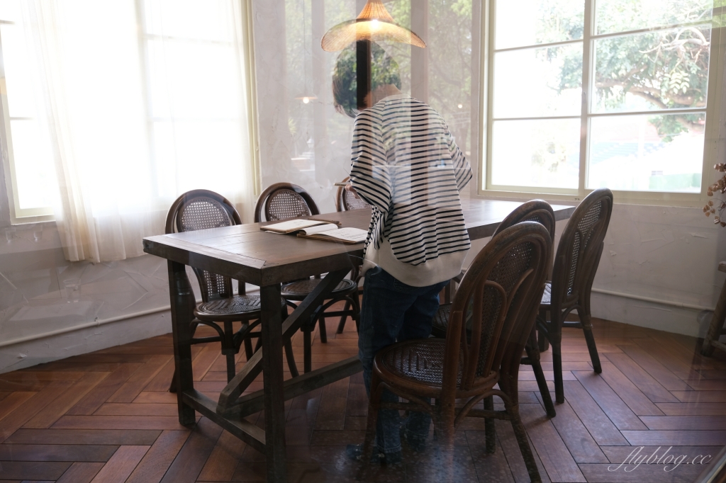 嘉義東區｜荏苒咖啡｜霜空咖啡最新力作，嘉義公園旁的靜謐老宅咖啡館 @飛天璇的口袋