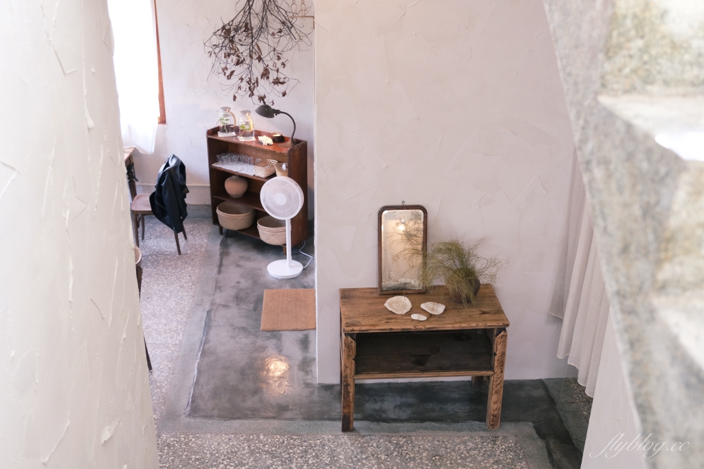 嘉義東區｜荏苒咖啡｜霜空咖啡最新力作，嘉義公園旁的靜謐老宅咖啡館 @飛天璇的口袋