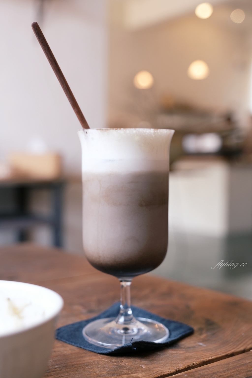 嘉義東區｜荏苒咖啡｜霜空咖啡最新力作，嘉義公園旁的靜謐老宅咖啡館 @飛天璇的口袋