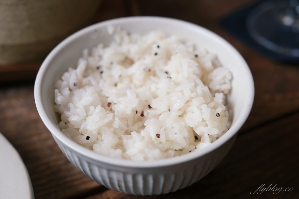 嘉義東區｜荏苒咖啡｜霜空咖啡最新力作，嘉義公園旁的靜謐老宅咖啡館 @飛天璇的口袋