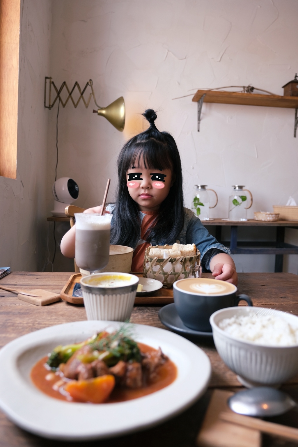 嘉義東區｜荏苒咖啡｜霜空咖啡最新力作，嘉義公園旁的靜謐老宅咖啡館 @飛天璇的口袋