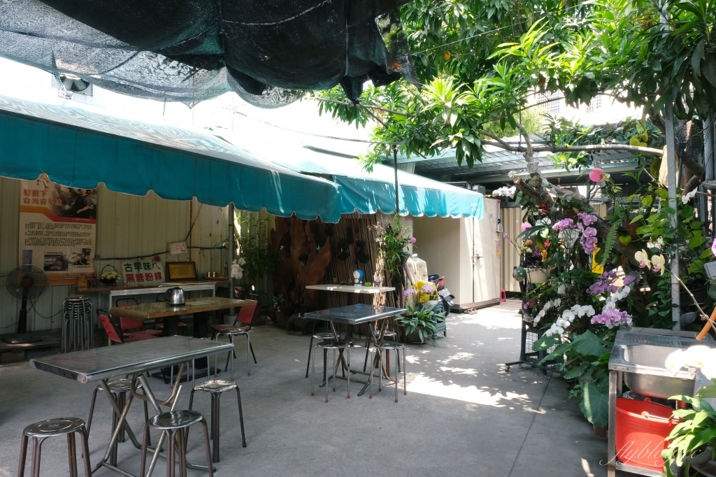 嘉義榕樹下台灣古早冰｜一碗35元古早冰6種配料，Google地圖上面找不到 @飛天璇的口袋