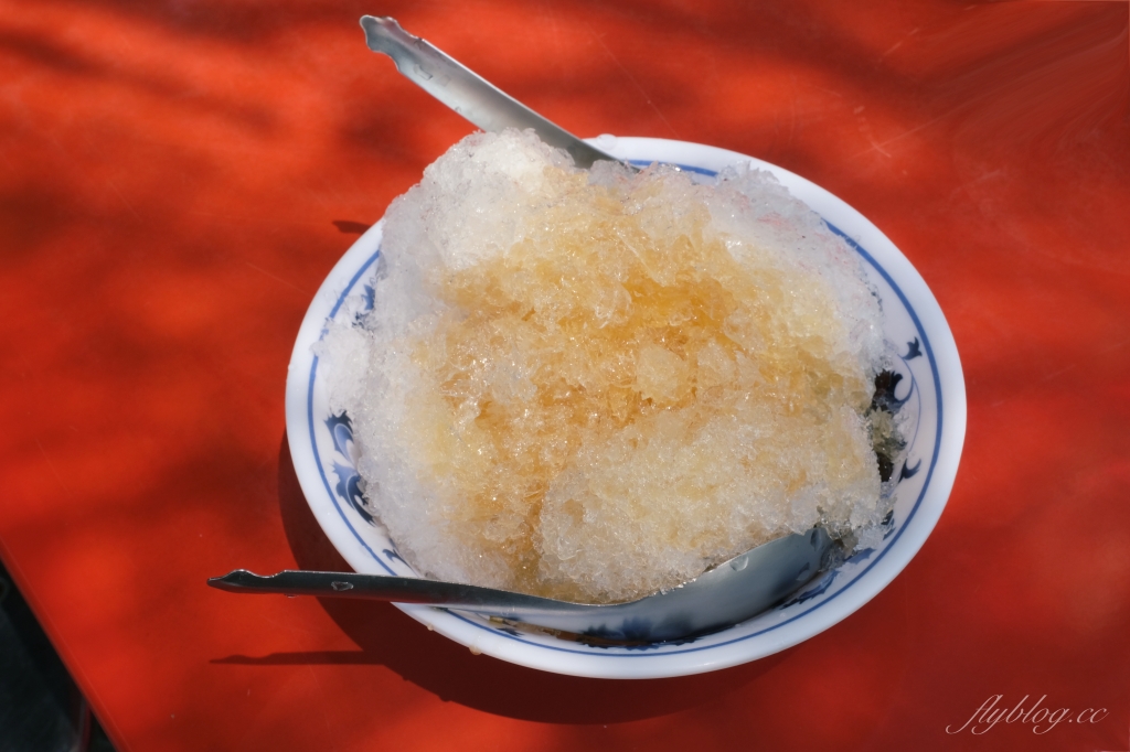 嘉義榕樹下台灣古早冰｜一碗35元古早冰6種配料，Google地圖上面找不到 @飛天璇的口袋