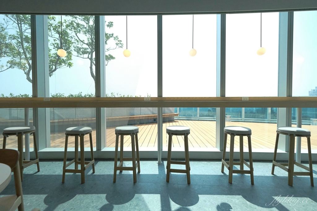 台中西屯｜REC COFFEE Taiwan，日本福岡冠軍咖啡館海外一號店，坐擁台中7期26樓最美夜景 @飛天璇的口袋