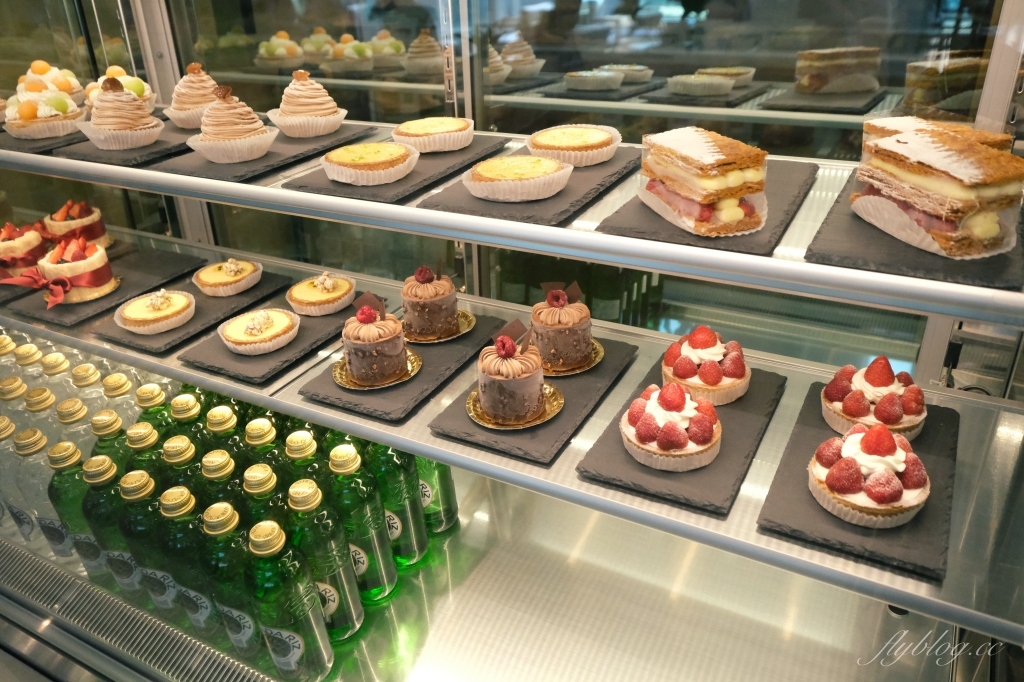 台中西屯｜REC COFFEE Taiwan，日本福岡冠軍咖啡館海外一號店，坐擁台中7期26樓最美夜景 @飛天璇的口袋