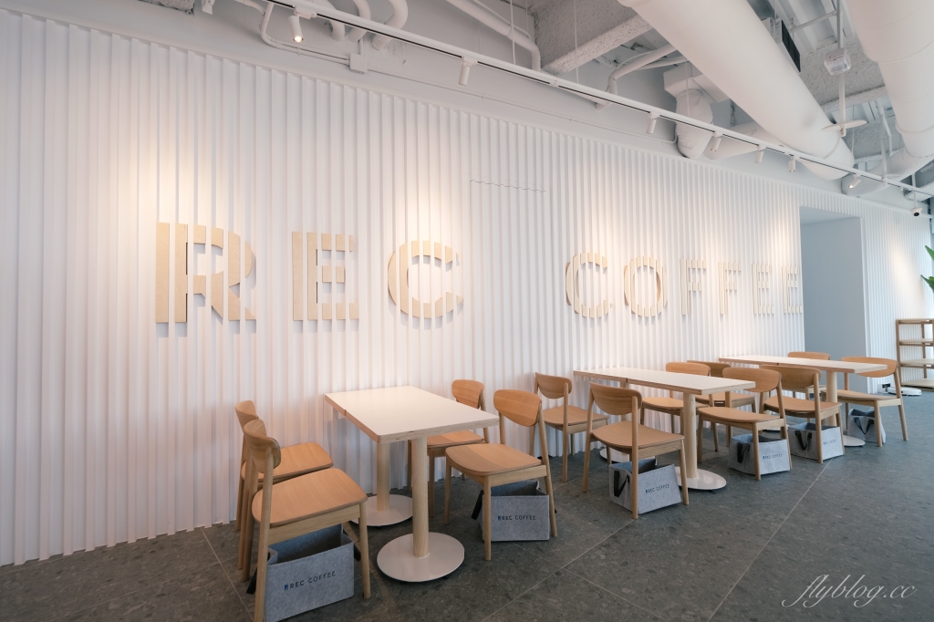 台中西屯｜REC COFFEE Taiwan，日本福岡冠軍咖啡館海外一號店，坐擁台中7期26樓最美夜景 @飛天璇的口袋