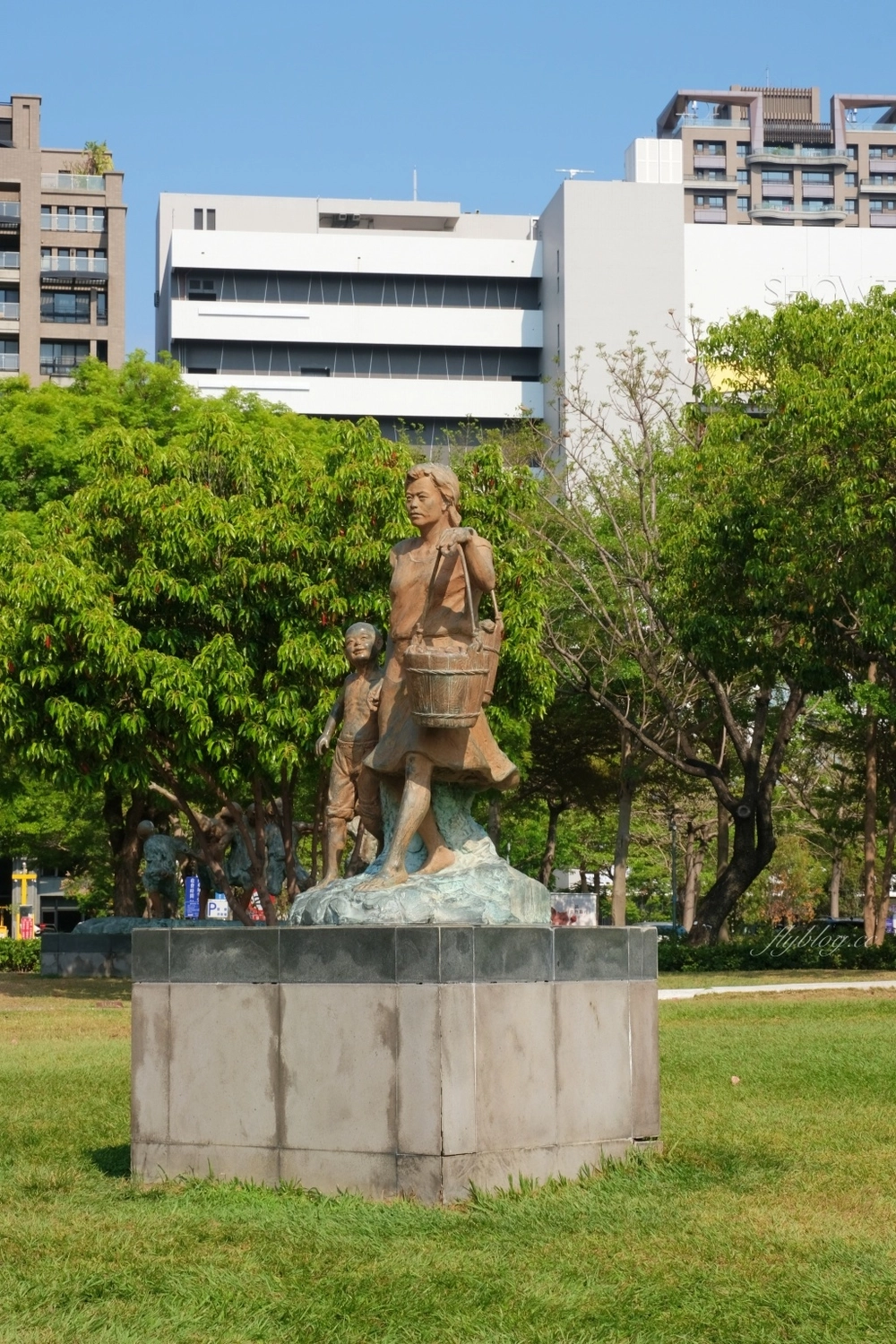豐樂雕塑公園｜台灣第一座公立露天雕塑公園，台中捷運步行5分鐘抵達 @飛天璇的口袋