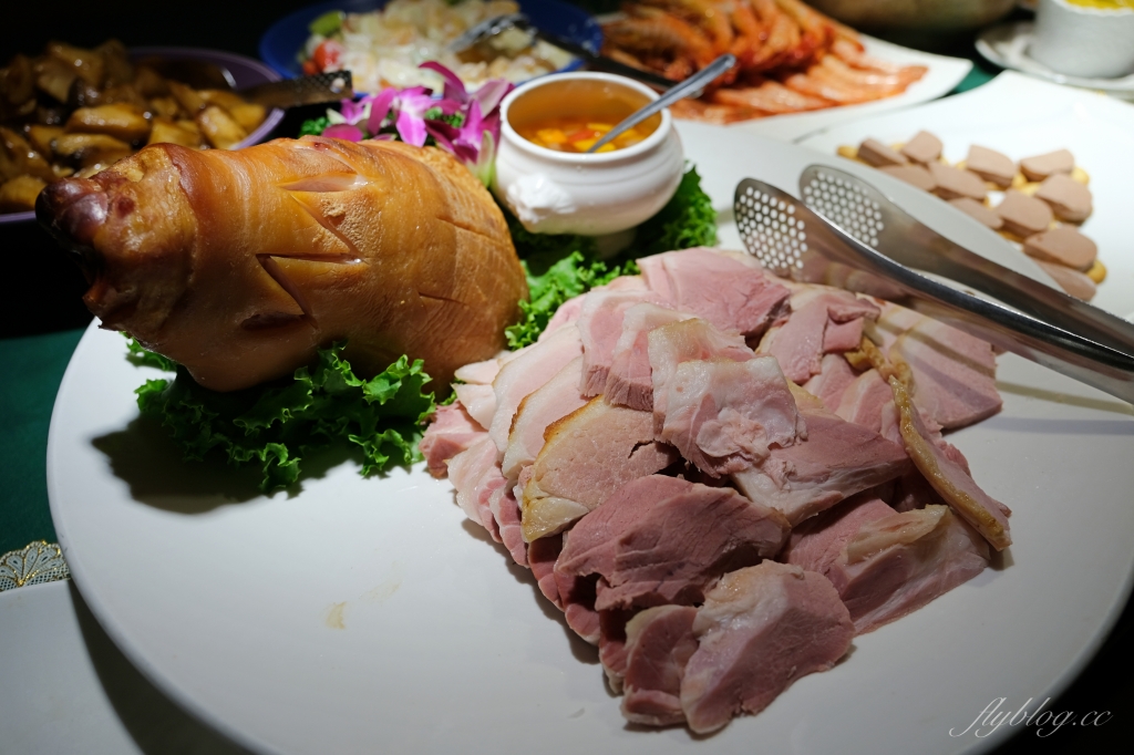 台北大安｜沾美西餐廳，台北70年老字號吃到飽，現烤牛排羊排豬腳，傳統甜點無限取用 @飛天璇的口袋