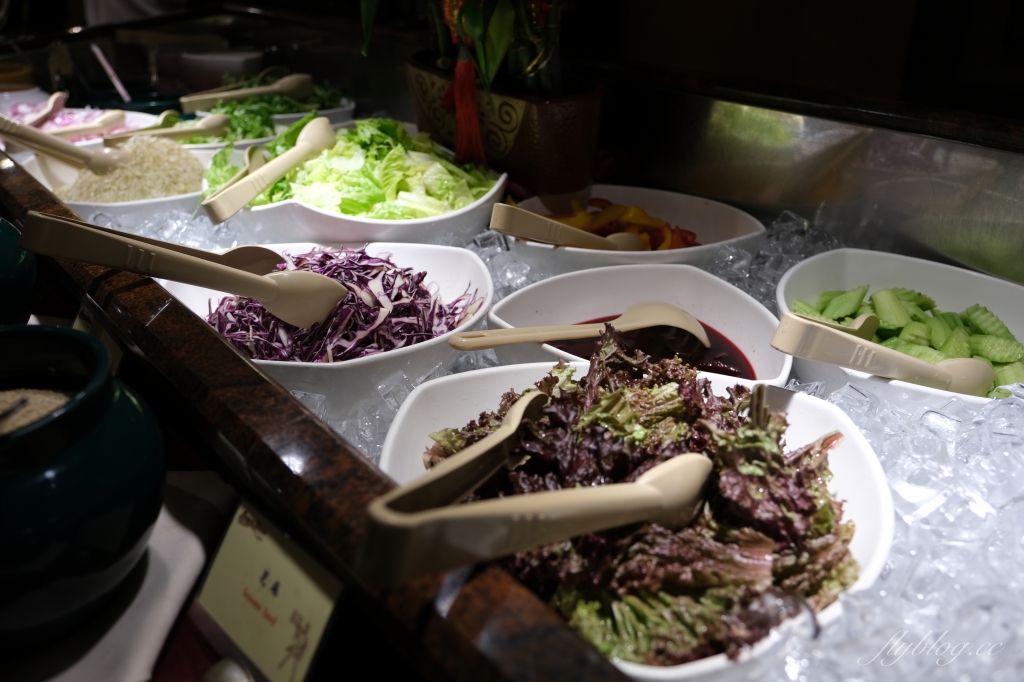 台北大安｜沾美西餐廳，台北70年老字號吃到飽，現烤牛排羊排豬腳，傳統甜點無限取用 @飛天璇的口袋