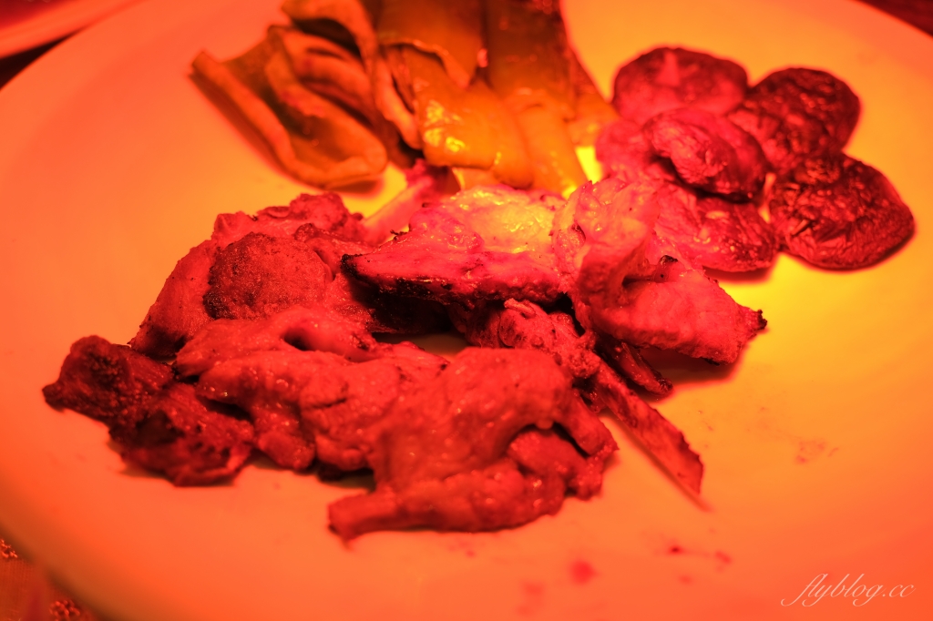 台北大安｜沾美西餐廳，台北70年老字號吃到飽，現烤牛排羊排豬腳，傳統甜點無限取用 @飛天璇的口袋