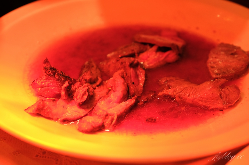 台北大安｜沾美西餐廳，台北70年老字號吃到飽，現烤牛排羊排豬腳，傳統甜點無限取用 @飛天璇的口袋