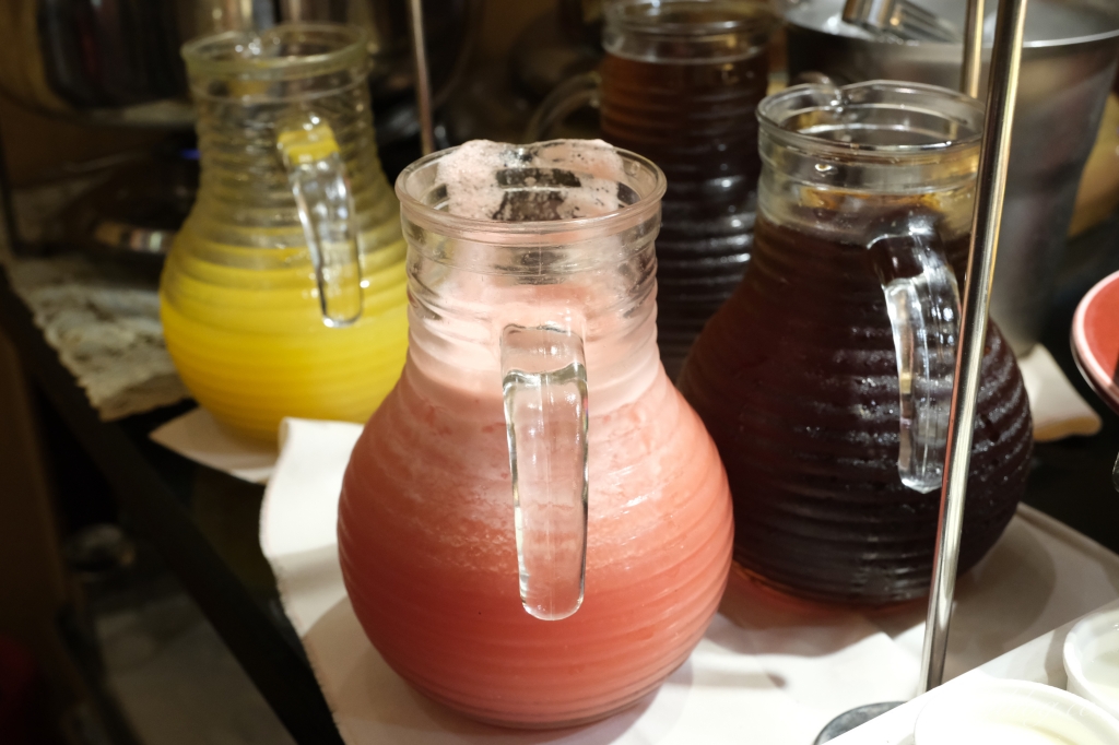 台北大安｜沾美西餐廳，台北70年老字號吃到飽，現烤牛排羊排豬腳，傳統甜點無限取用 @飛天璇的口袋