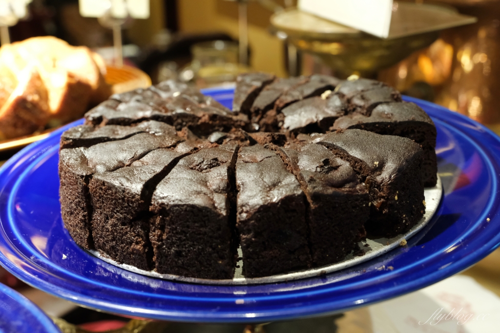 台北大安｜沾美西餐廳，台北70年老字號吃到飽，現烤牛排羊排豬腳，傳統甜點無限取用 @飛天璇的口袋