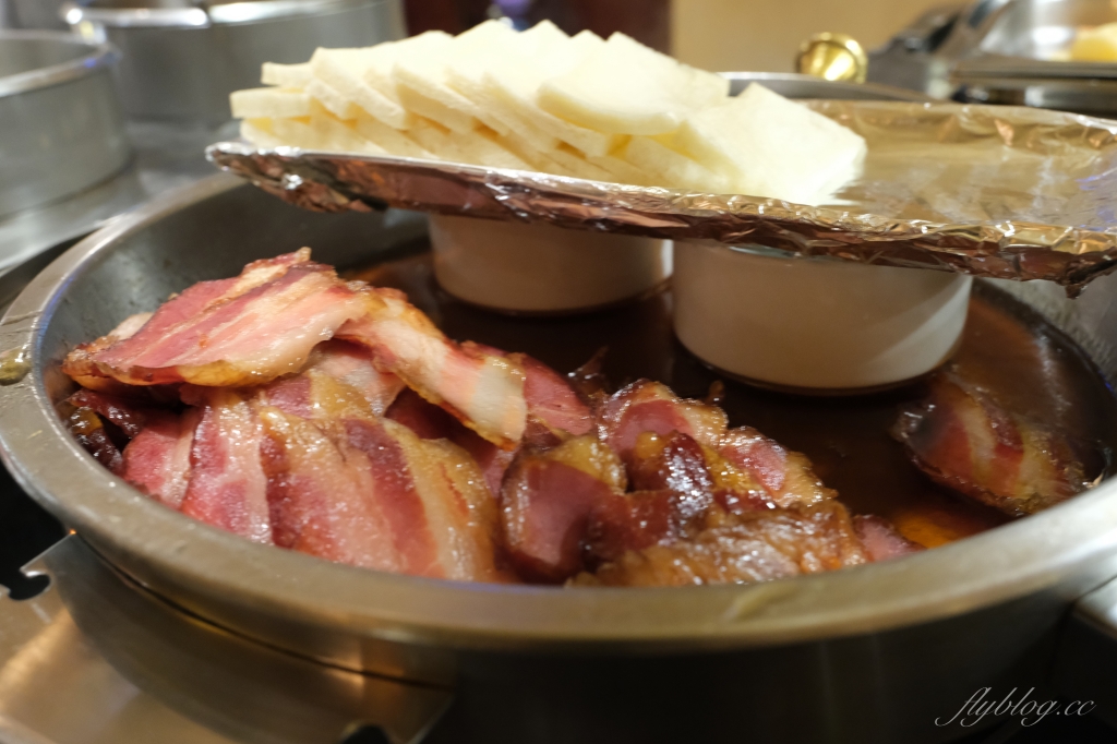 台北大安｜沾美西餐廳，台北70年老字號吃到飽，現烤牛排羊排豬腳，傳統甜點無限取用 @飛天璇的口袋