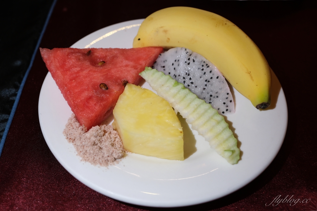 台北大安｜沾美西餐廳，台北70年老字號吃到飽，現烤牛排羊排豬腳，傳統甜點無限取用 @飛天璇的口袋